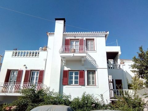 Apartment house w Spetses