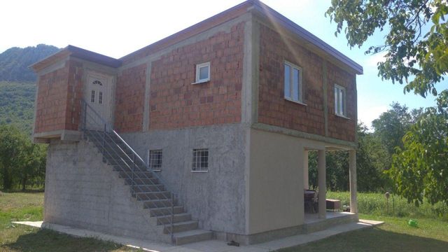 House w Niksic