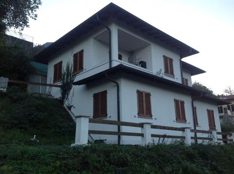 Villa w Loveno
