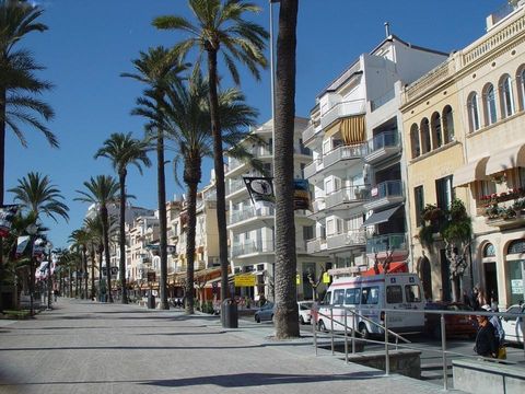 Apartment house w Sitges