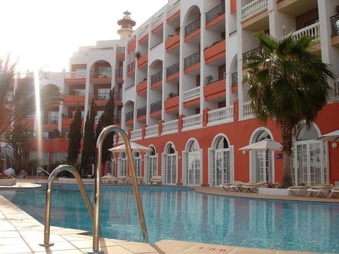 Hotel w Adra