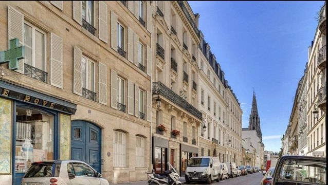 Apartment w 8th Arrondissement of Paris