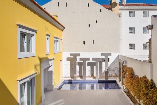 House w Lisbon