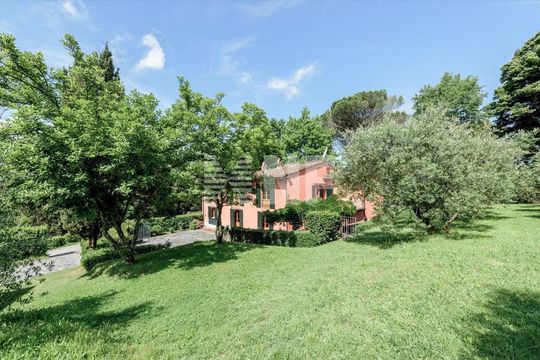 Villa w Vallico di Sopra