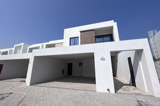 Villa w Dafan Al Khor