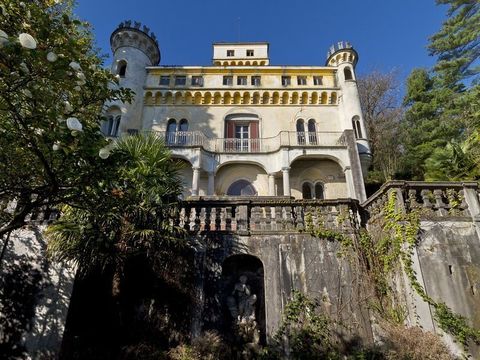 Castle w Stresa