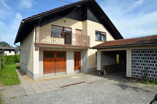 Detached house w Šiška