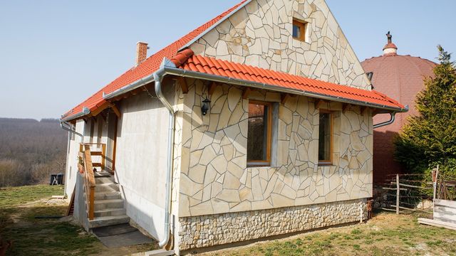 House w Zalacsany