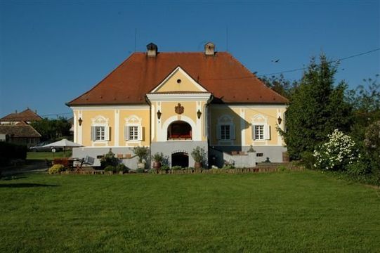 Villa w Legénd