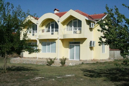 Detached house w Varna