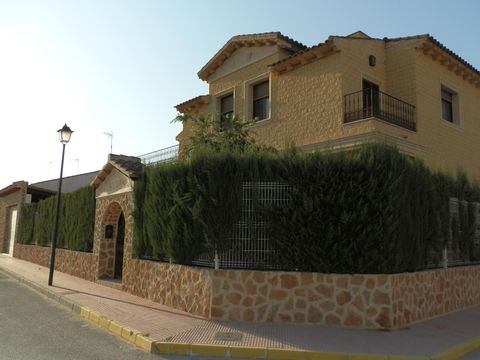 Villa w Daya Nueva
