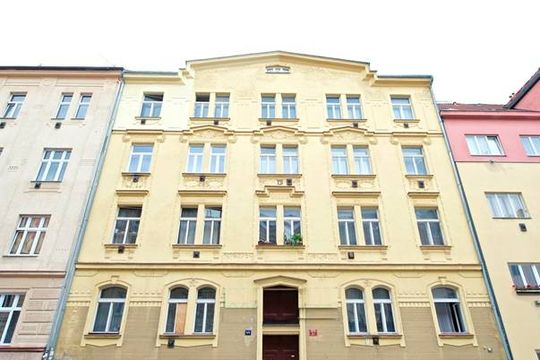 Apartment house w Prague 4