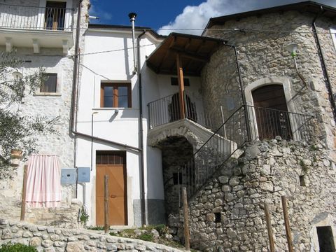 Semi-detached house w Roccacasale