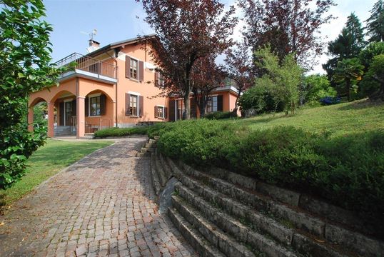 Villa w Arizzano