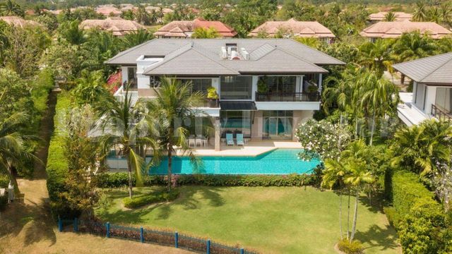 Villa w Mueang Phuket
