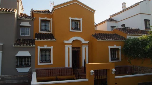 Townhouse w Estepona