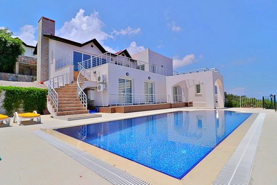 Villa w Bahceli