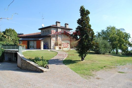 Villa w Lonato del Garda