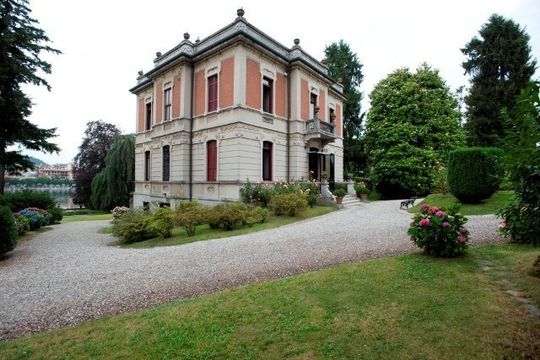 Villa w Novara