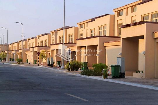 Villa w Al Karamah