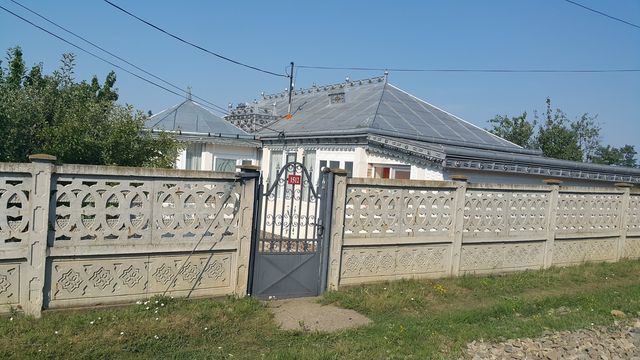 House w Chișcăreni